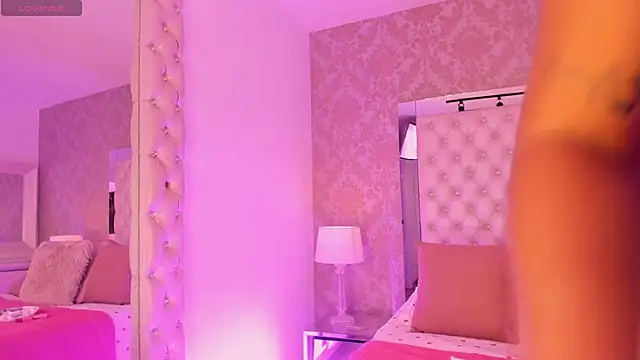 Snapshot of NatashaMilley chatting on April 16, 4:13 am NatashaMilley online show from April 16, 4:13 am