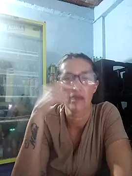 Snapshot of DulceM0609 chatting on April 13, 2:06 am DulceM0609 online show from April 13, 2:06 am