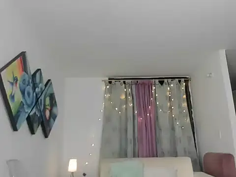 Snapshot of Michellblue chatting on June 7, 7:56 am Michellblue online show from June 7, 7:56 am