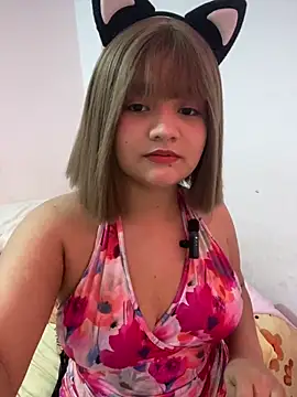Karina PrettyHot69 online show from April 28, 5:12 am