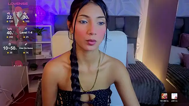 Perlaa moon  online show from May 27, 3:31 pm