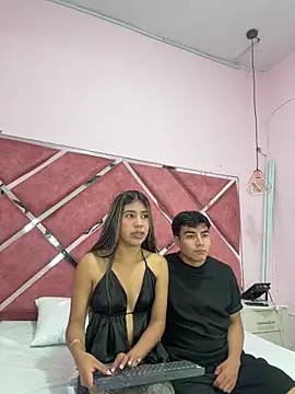 Kimmiebellarie online show from April 14, 1:06 pm