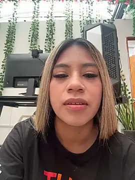 Snapshot of Kimmiebellarie chatting on June 28, 2:56 pm Kimmiebellarie online show from June 28, 2:56 pm