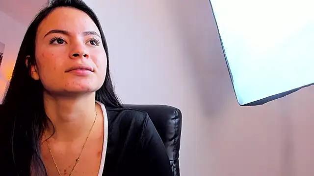 rosaleia  online show from April 11, 1:21 am