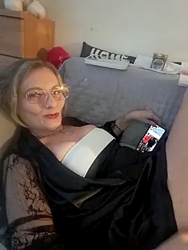 Blond lady czech online show from April 20, 4:21 pm