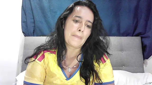 Snapshot of Estefany-magic chatting on July 4, 3:56 am Estefany-magic online show from July 4, 3:56 am