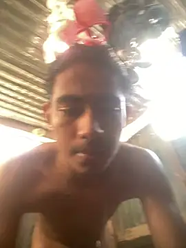 Snapshot of Mellvinn chatting on April 15, 10:43 pm Mellvinn online show from April 15, 10:43 pm