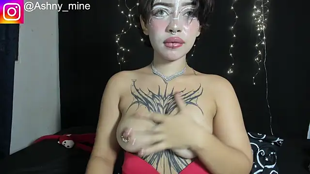 Snapshot of Ashnikko___ chatting on June 12, 12:48 pm Ashnikko online show from June 12, 12:48 pm