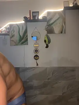 Emcapuchado Josee online show from April 13, 10:04 pm