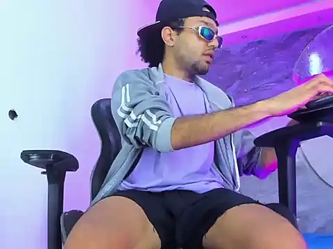 Snapshot of Josh_Hot_Sex chatting on April 12, 12:21 pm Josh Hot Sex online show from April 12, 12:21 pm