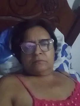 Snapshot of PienCanela chatting on June 14, 4:03 am PienCanela online show from June 14, 4:03 am