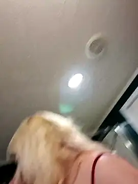 itsthatgirl online show from April 11, 3:11 am