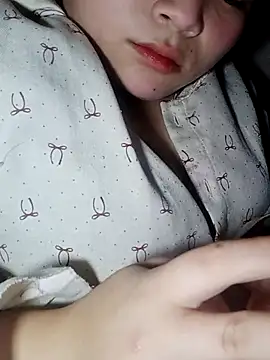 Snapshot of Anne-Rose chatting on April 11, 5:12 am Anne-Rose online show from April 11, 5:12 am