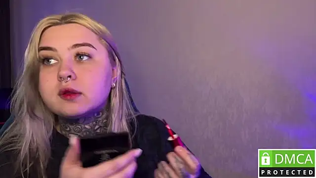 CuteUna online show from April 14, 9:48 am