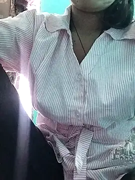 Snapshot of Liviya__225__ chatting on April 13, 11:48 am Liviya 225 online show from April 13, 11:48 am