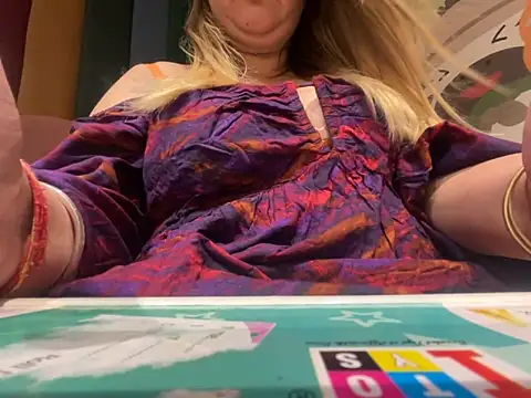 kavyasingh36 online show from April 12, 8:25 pm