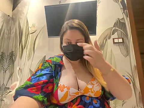 kavyasingh36 online show from April 20, 3:37 pm