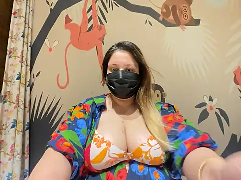 kavyasingh36 online show from April 29, 7:20 pm