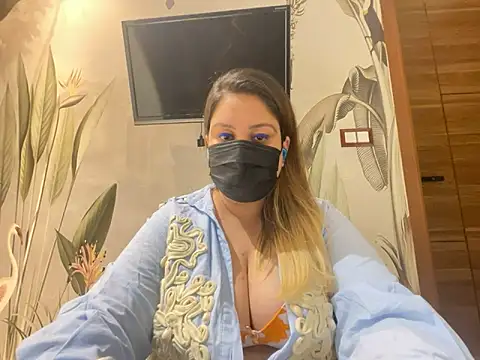 kavyasingh36 online show from May 6, 10:09 am