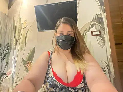 kavyasingh36 online show from May 25, 10:43 am