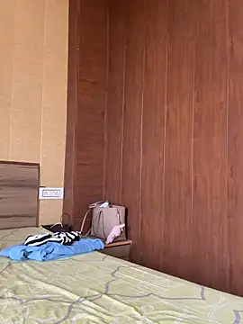 Snapshot of X_aurora67 chatting on April 13, 9:59 am X aurora67 online show from April 13, 9:59 am