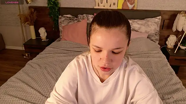 KimEvanss online show from May 9, 5:12 am