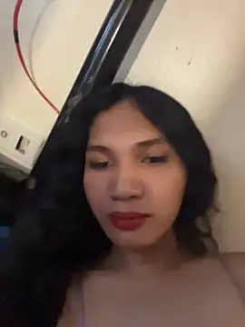 Snapshot of slutty_aki chatting on June 13, 3:26 am slutty aki online show from June 13, 3:26 am