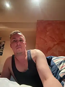 Jdlely online show from April 13, 7:52 pm