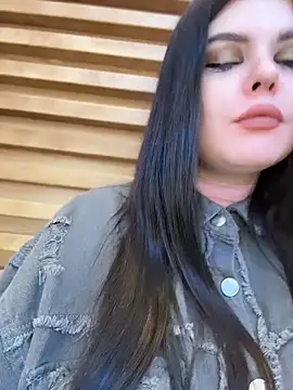 Snapshot of AmeliaBronze chatting on April 16, 7:20 am AmeliaBronze online show from April 16, 7:20 am