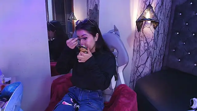 VictoriaSky  online show from April 16, 11:33 am