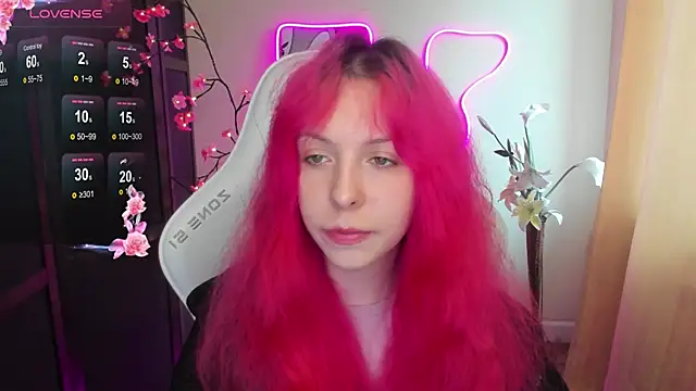 InfernoKitten online show from May 6, 1:03 am