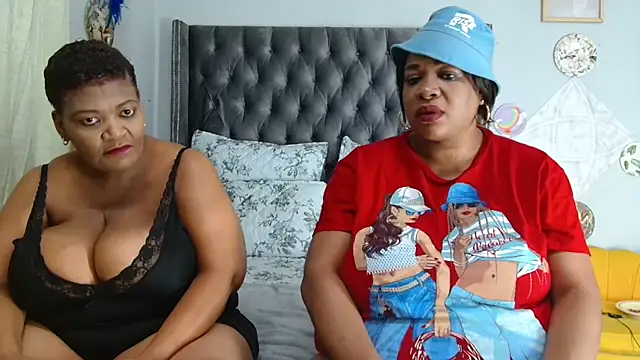 BUSTYQUEEN56  online show from May 10, 8:14 pm