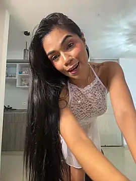 Snapshot of MauraGrayy chatting on May 7, 10:26 pm MauraGrayy online show from May 7, 10:26 pm
