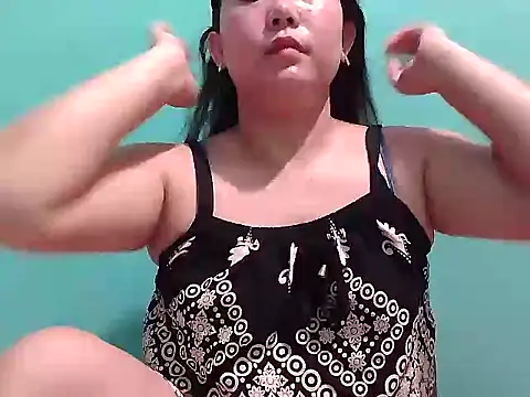 pretty mia05 online show from May 16, 7:05 am