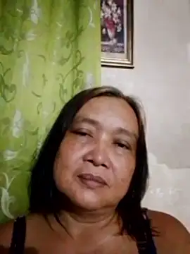 Snapshot of jeanyummytits chatting on June 1, 9:33 am jeanyummytits online show from June 1, 9:33 am