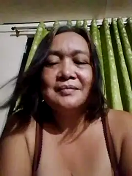 Snapshot of jeanyummytits chatting on June 12, 11:20 am jeanyummytits online show from June 12, 11:20 am