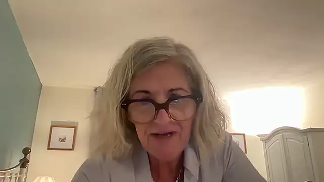 Snapshot of NaughtyMonicaUK chatting on April 24, 5:43 am NaughtyMonicaUK online show from April 24, 5:43 am
