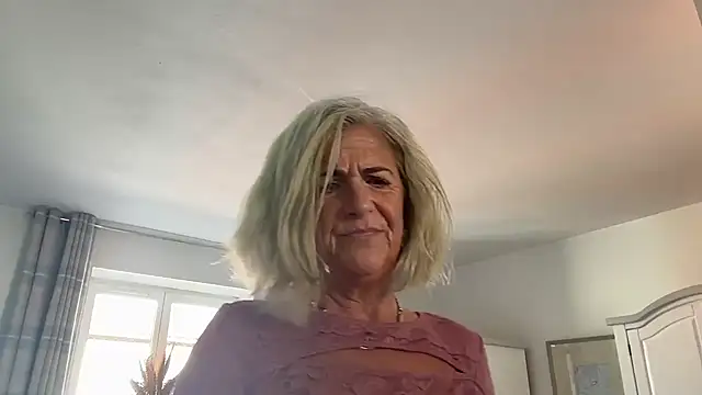 Snapshot of NaughtyMonicaUK chatting on May 1, 7:24 am NaughtyMonicaUK online show from May 1, 7:24 am