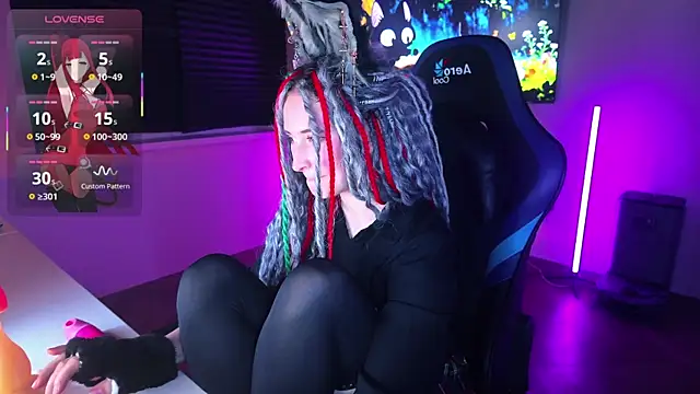 Snapshot of GreySwan chatting on April 16, 3:46 pm GreySwan online show from April 16, 3:46 pm