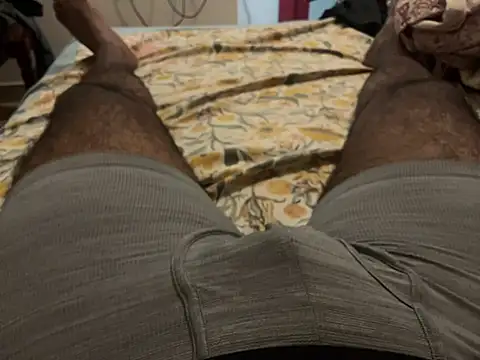 Snapshot of smalldick1202 chatting on April 14, 10:16 pm smalldick1202 online show from April 14, 10:16 pm