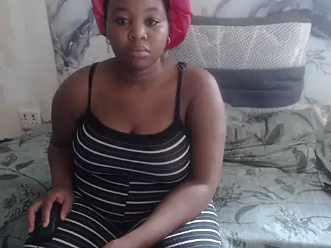 Lillypearl online show from April 14, 11:05 am