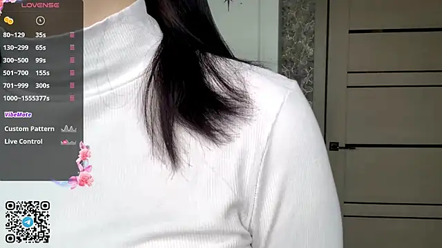 BlackHairTeen online show from April 24, 7:11 am