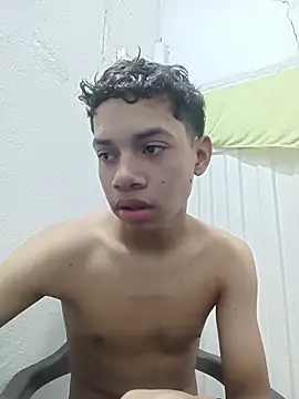 Snapshot of curious_straight_guy chatting on July 10, 1:25 pm curious straight guy online show from July 10, 1:25 pm