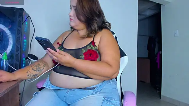 cellycanela  online show from June 2, 1:40 am