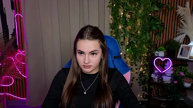 NicolePerkins online show from April 13, 5:29 pm