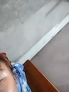 Snapshot of Bone_pusy chatting on April 14, 12:49 am Bone pusy online show from April 14, 12:49 am