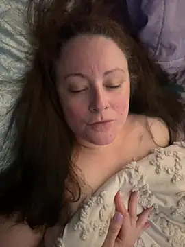 NeedyKitty47 online show from May 28, 9:01 pm