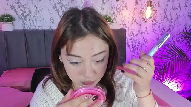 Snapshot of Sakura_lux chatting on April 15, 12:45 pm Sakura lux online show from April 15, 12:45 pm