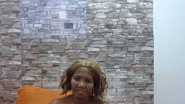 BossyBustyQueen online show from May 10, 6:57 pm