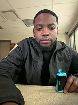 blackdiesel0 online show from April 18, 3:21 am
